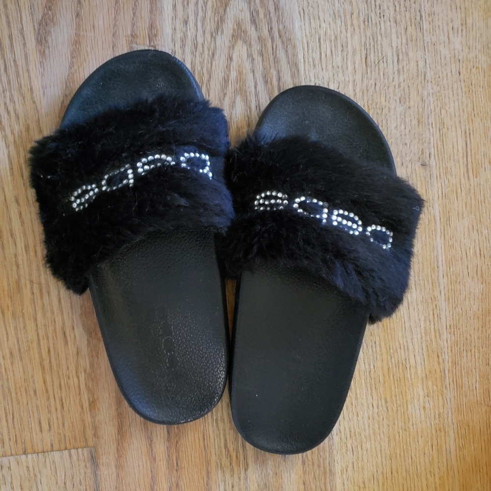 slippers - Picture 2 of 2